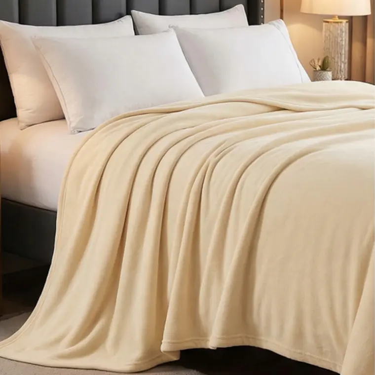Cobija Flannel Térmica Antialérgica Dorada 3