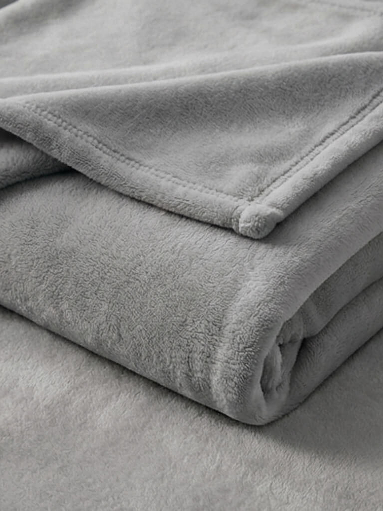 Cobija Flannel Térmica Antialérgica Gris Claro 4