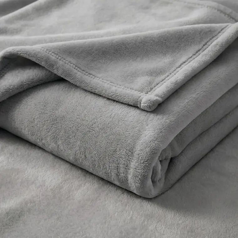 Cobija Flannel Térmica Antialérgica Gris Claro 4