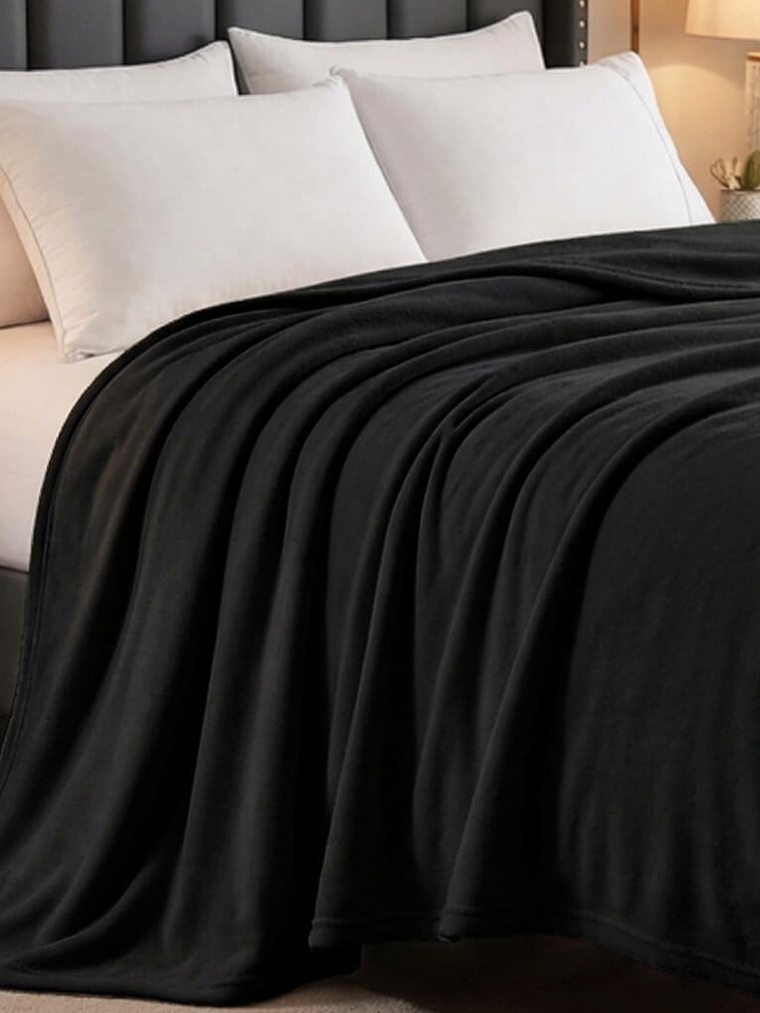 Cobija Flannel Térmica Antialérgica Negra 2