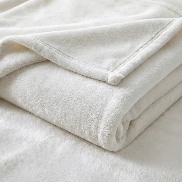 Cobija Flannel Térmica Antialérgica Blanca 3