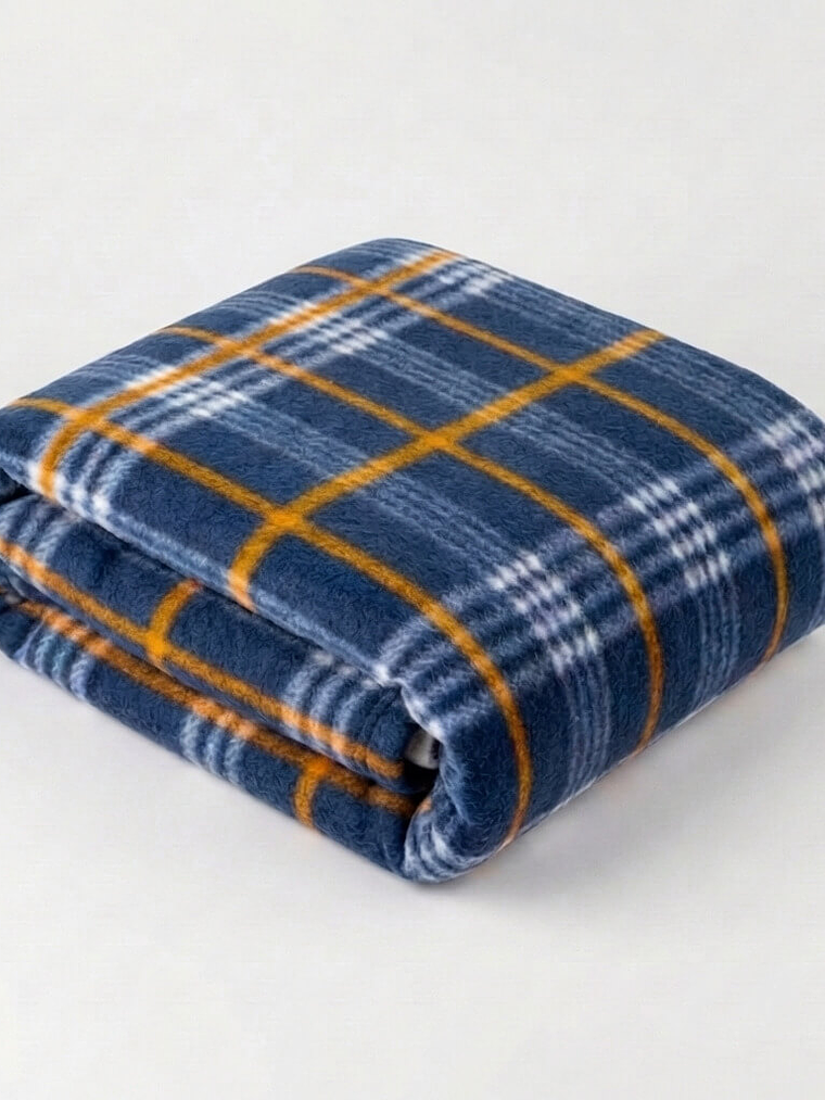 Cobija Estampada Dani Azul Marino Cuadros Flannel Térmica 3