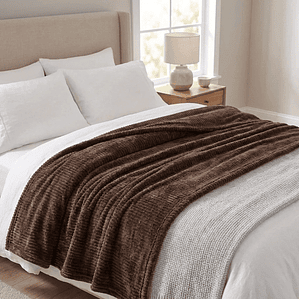 Cobija Flannel Térmica Antialérgica Chocolate Fenore — Cobijas y Mantas Colombia