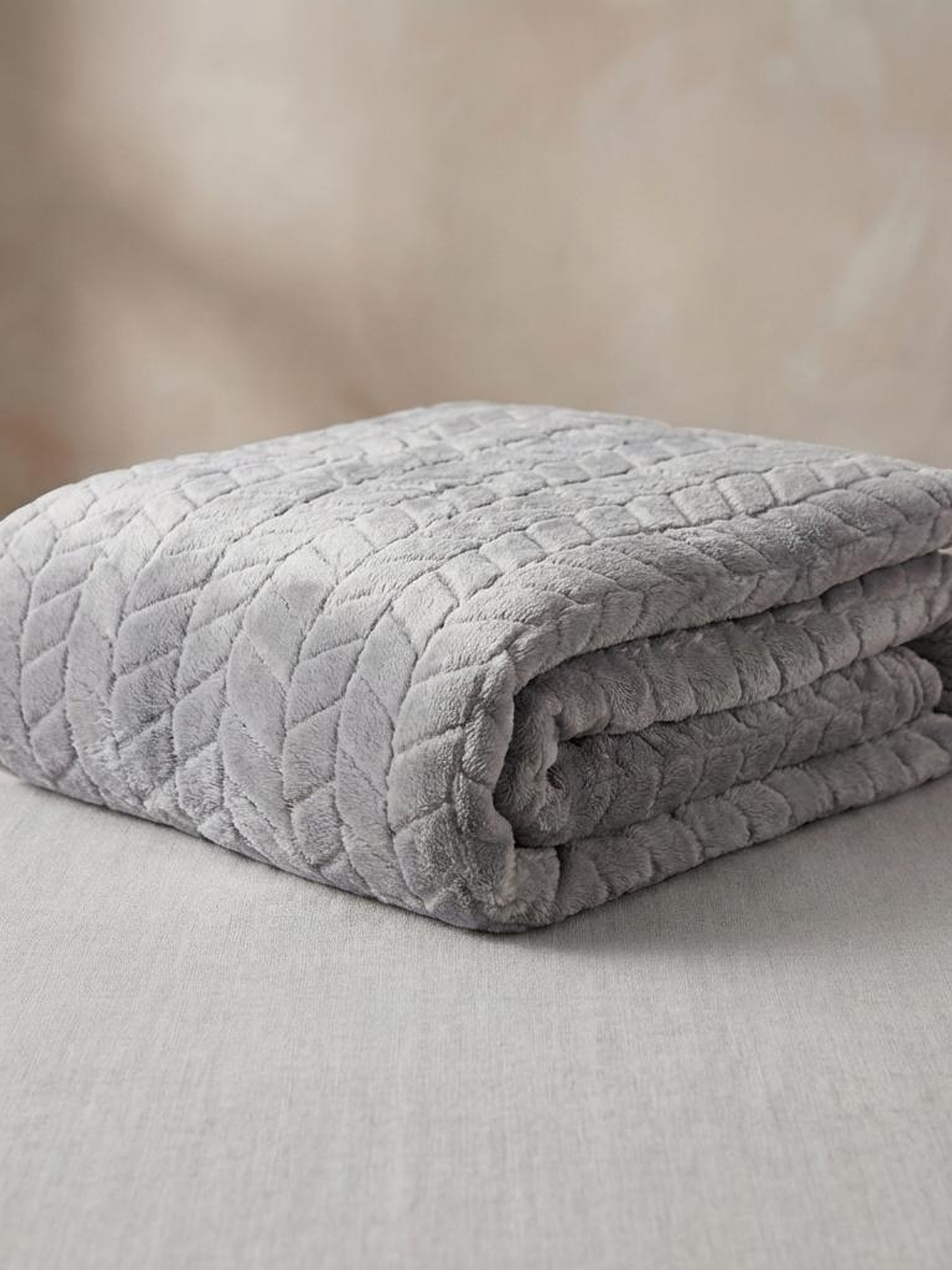 Cobija Relief Sólido Gris 4