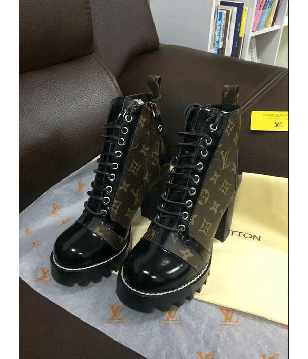 LOUIS VUITTON - WOMEN'S BOOTS