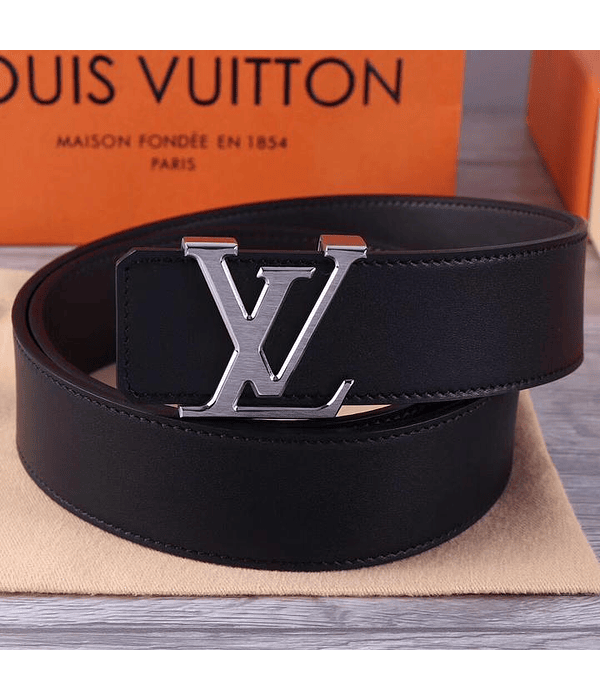 LOUIS VUITTON - LEATHER BELT