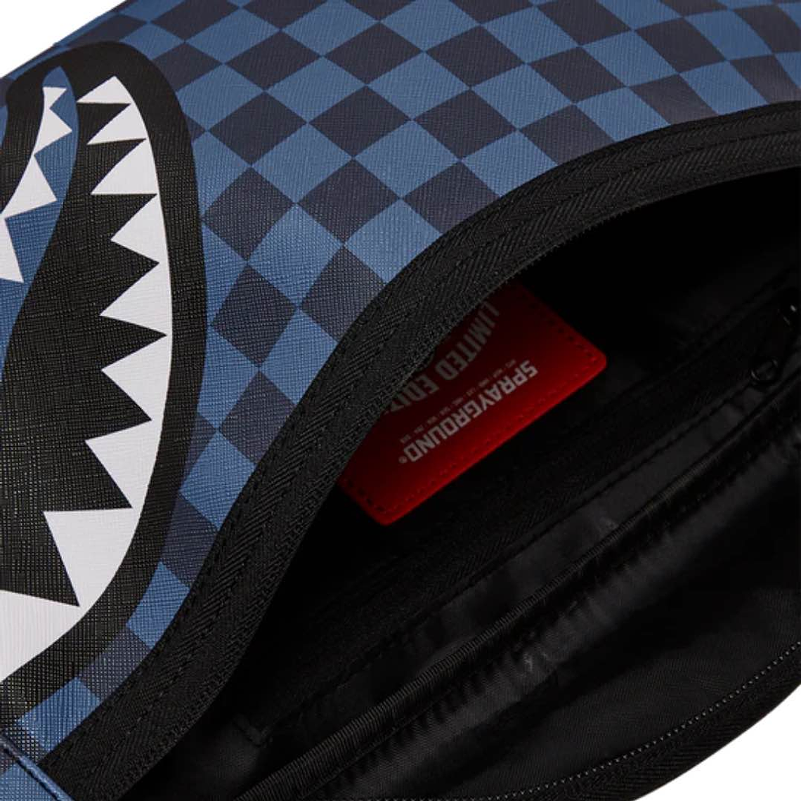 MANOS LIBRES AZUL SHARKS IN PARIS SPRAYGROUND 3