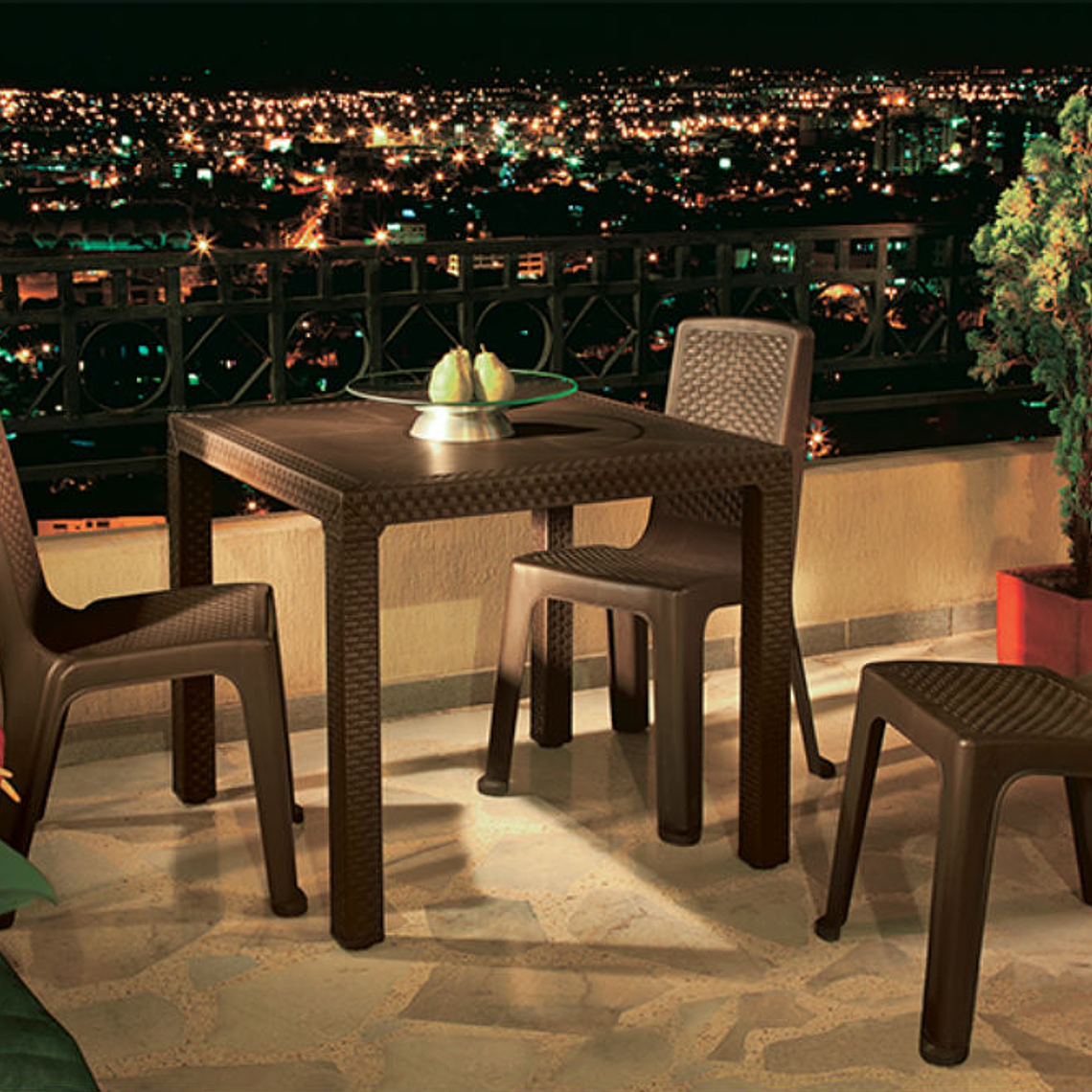 Combo Eterna: Mesa + 4 Sillas Eternas sin Brazos Wengue / Rimax 2