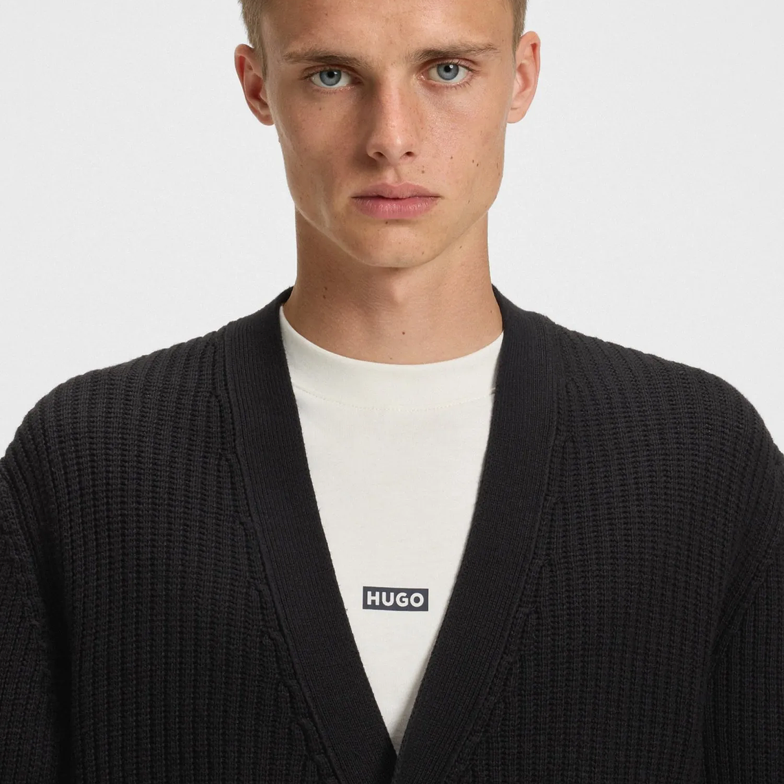 BUZO RELAXED FIT CON ESTRUCTURA DE CANALÉ CARDIGAN RELAXED FIT HOMBRE 3