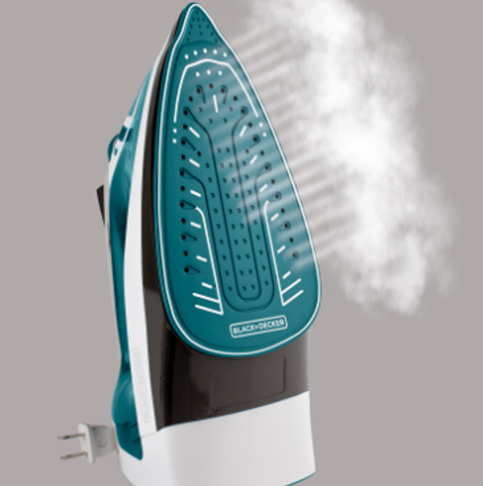 Plancha a Vapor Retráctil / Black + Decker 2