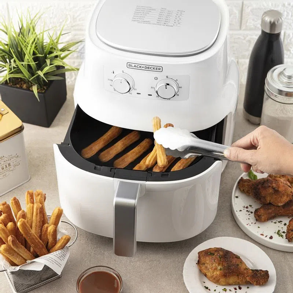 Freidora de Aire 4.5 Litros Blanca /Black and Decker 4