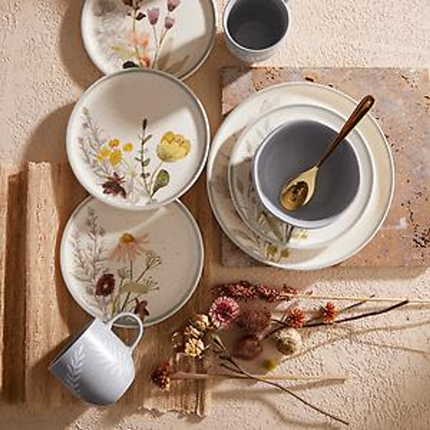 Vajilla Corona Anastasia 4 Puestos 16 Piezas 2