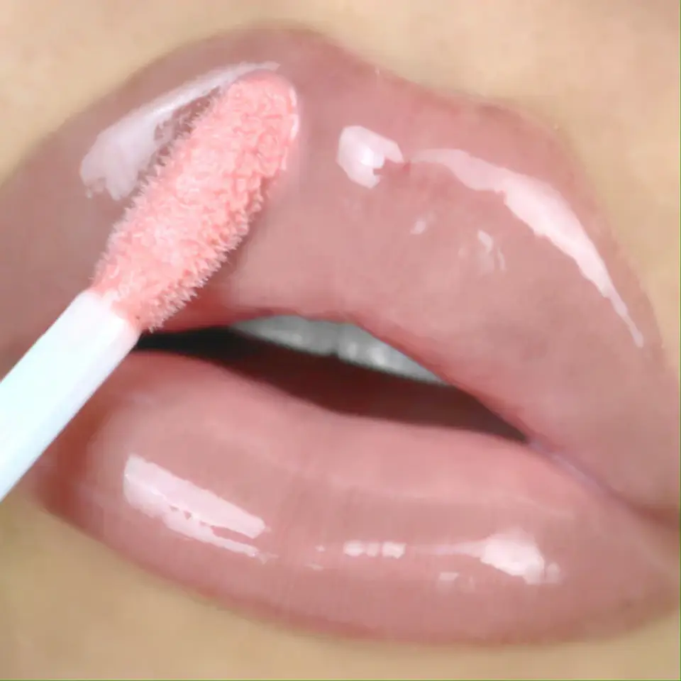 Status Lip Gloss 1