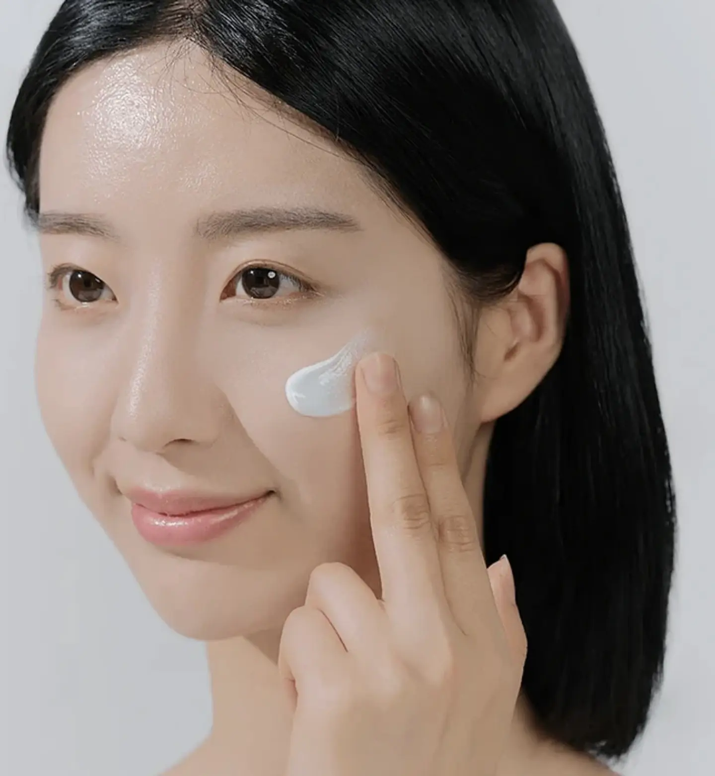  Hyalu-Cica Water-fit Sun Serum SPF 50+ y PA++++ 3