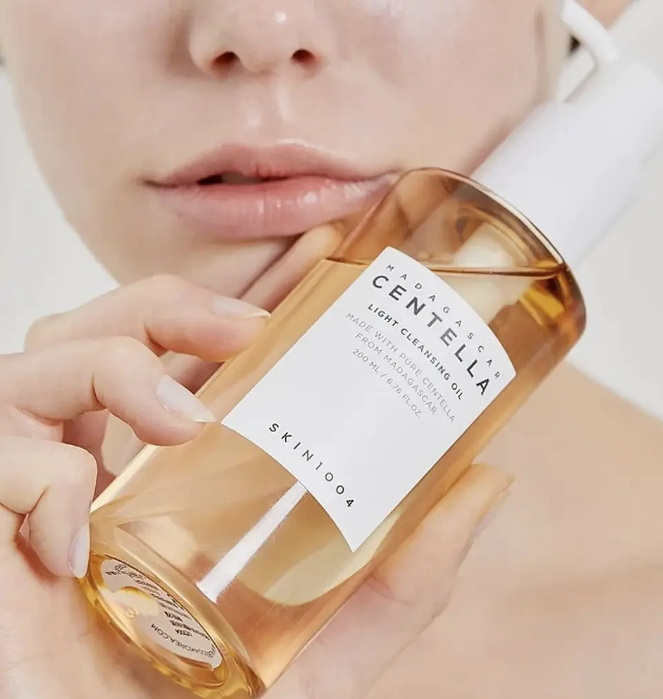 Madagascar Centella Light Cleansing Oil - 200ml  4