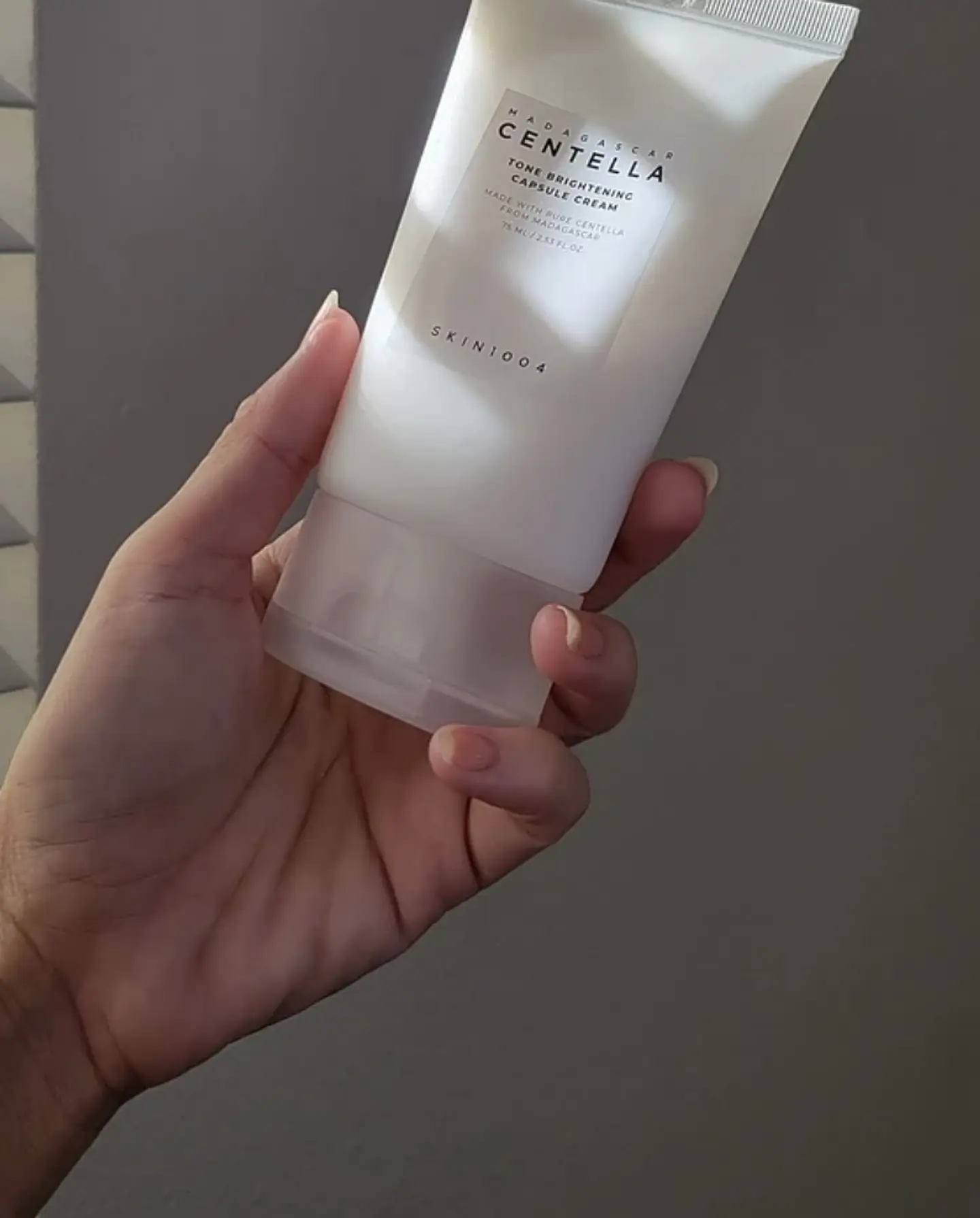 Tone Brightening Capsule  -75ml Crema  3