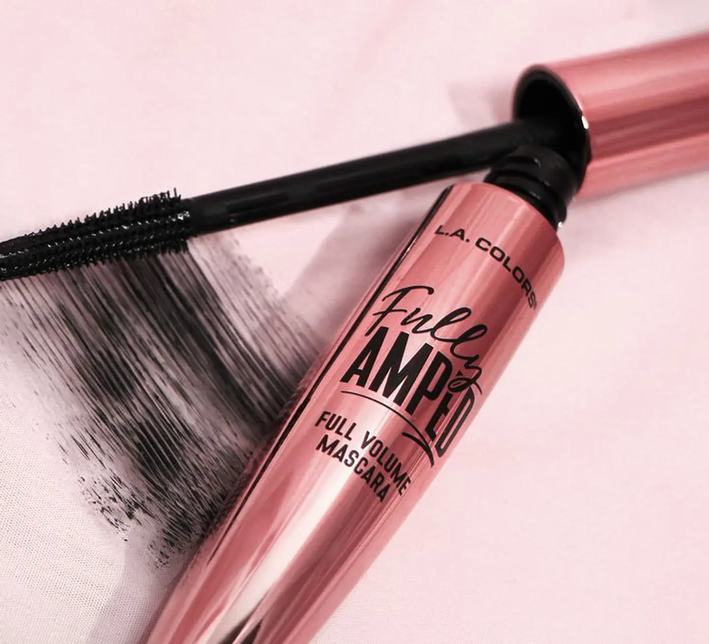 Máscara negra Fully Amped Lash  2