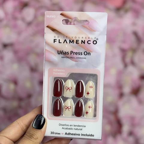 Uñas press on "rojas"