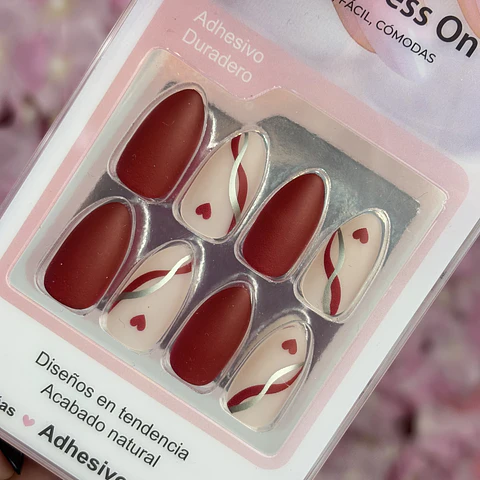 uñas press on "rojo matte"
