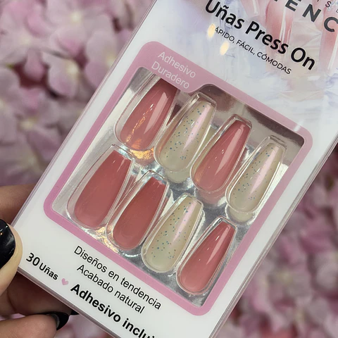 uñas press on "rosadas"