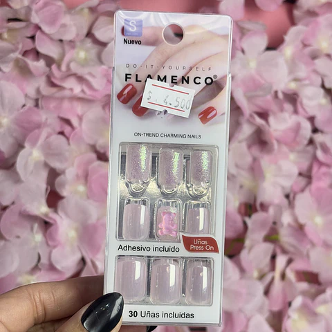 uñas press on "rosa con osito"