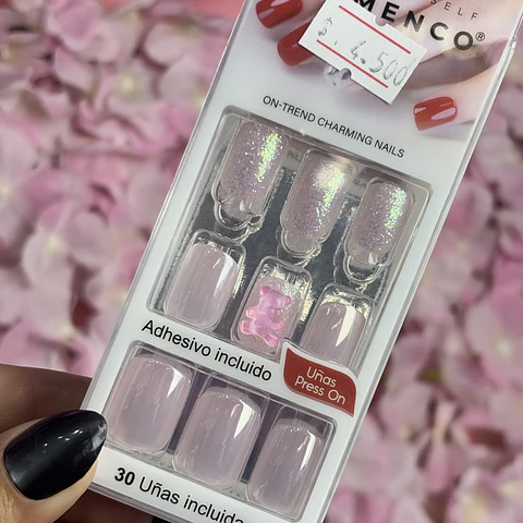 uñas press on "rosa con osito"