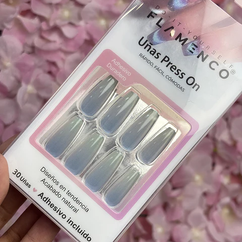 uñas press on "ojo de gato celeste"