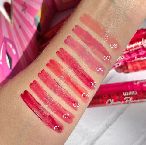 Lip stick glowing plumping