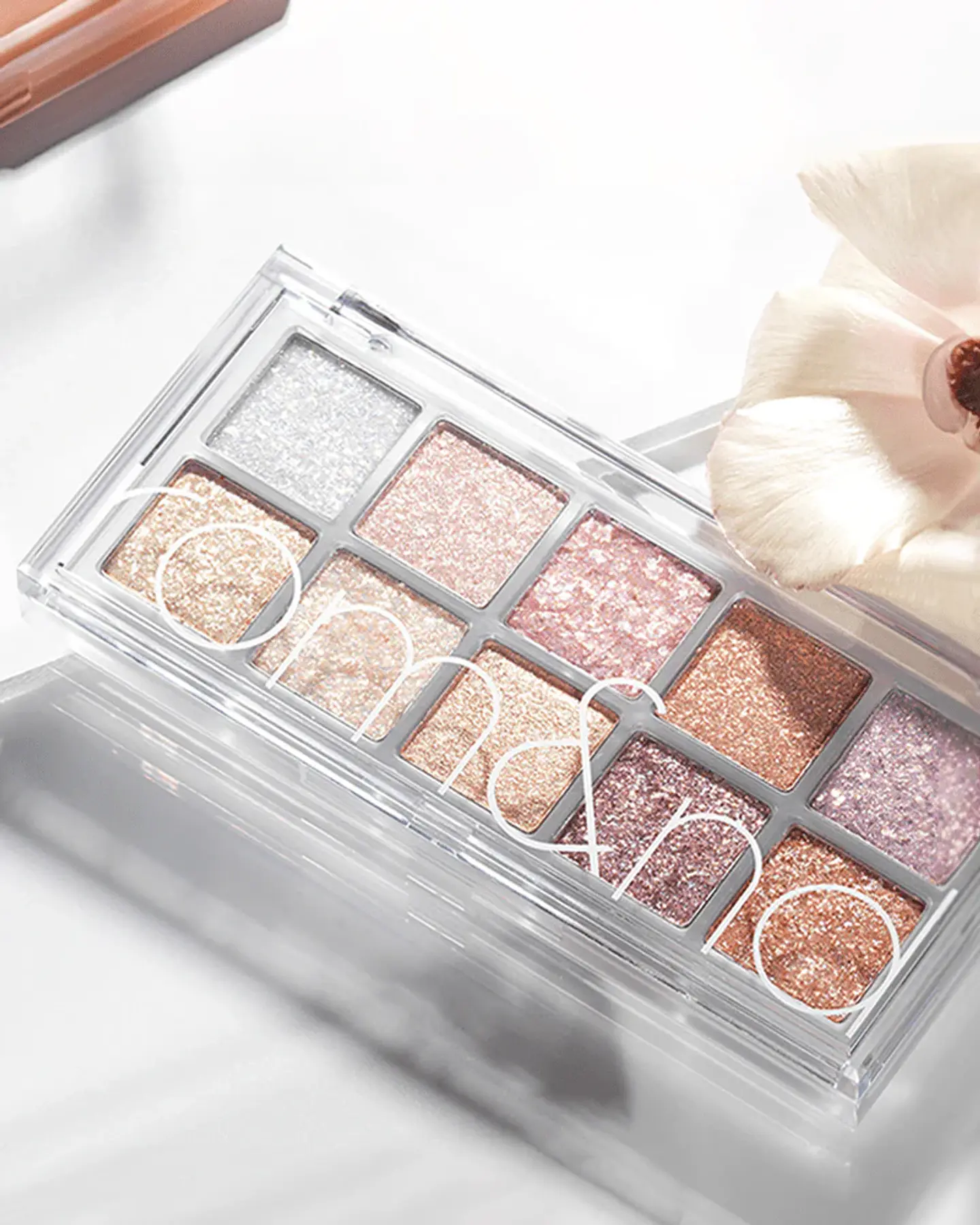 Better Than Palette – Tono Light and Glitter  1