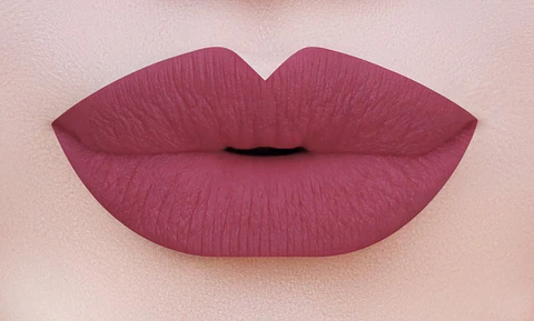 matte lipstick "kiss me"