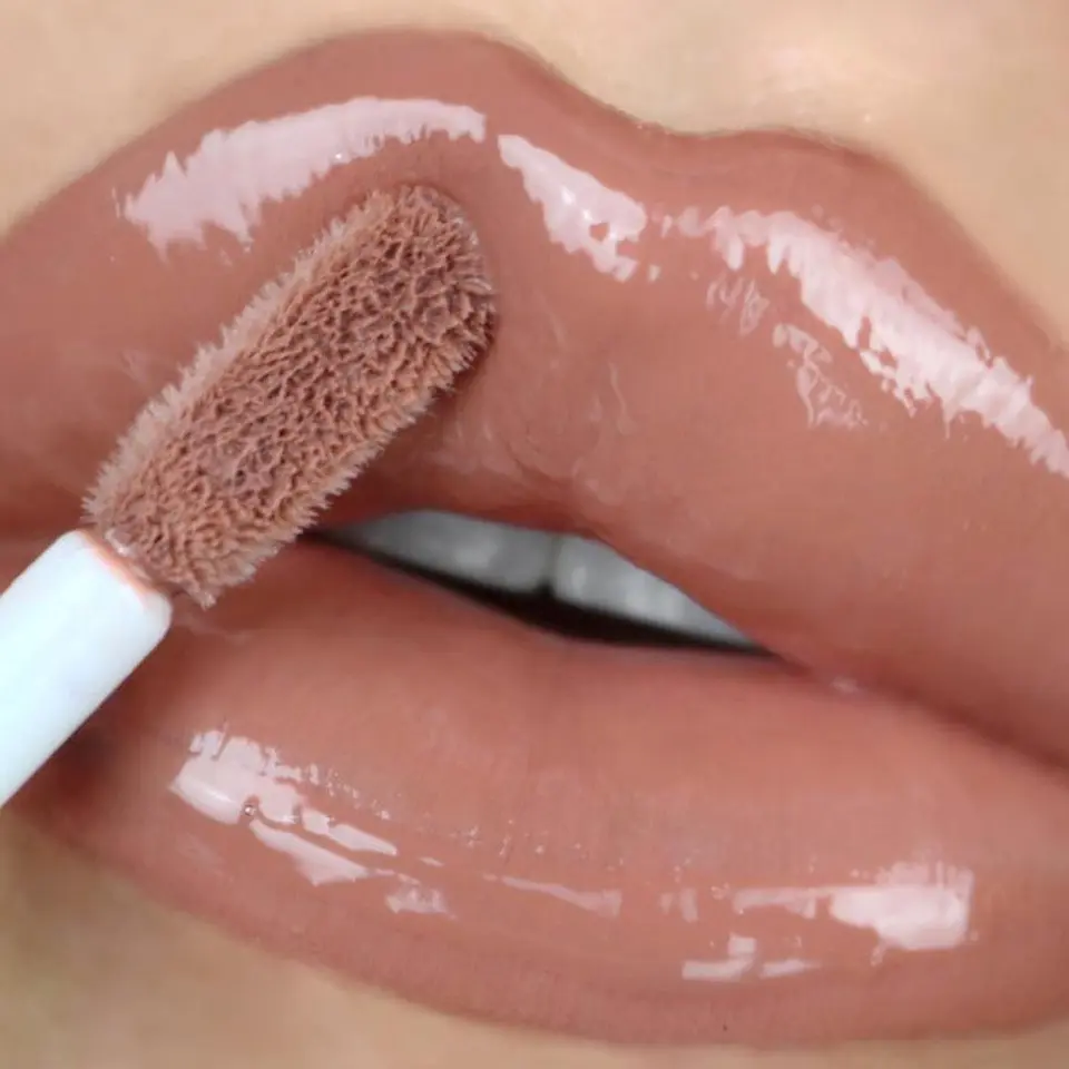 lip gloss  