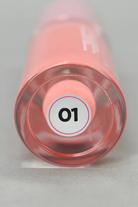 Lip gloss con color  “01”