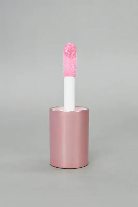 Lip gloss con color  “02”