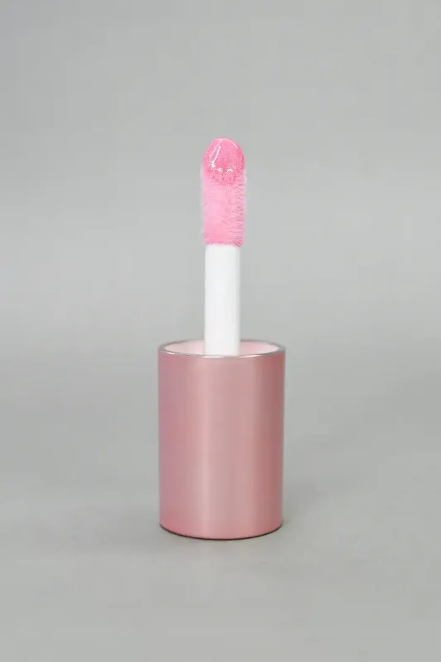 Lip gloss con color  “02” 2