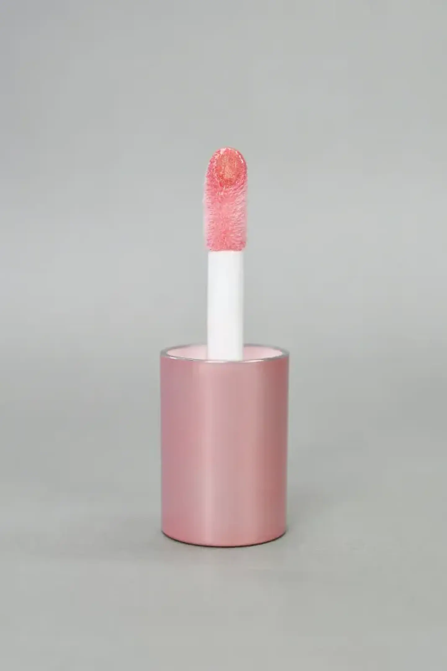 Lip gloss con color  “06” 3