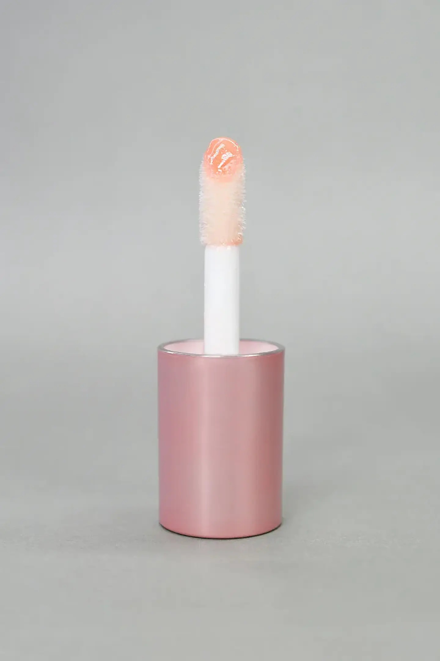 Lip gloss con color “03” 2