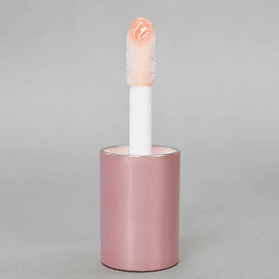 Lip gloss con color “03”