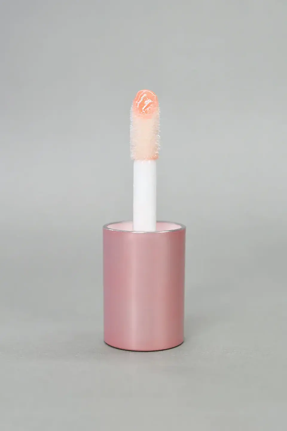 Lip gloss con color “03” 2