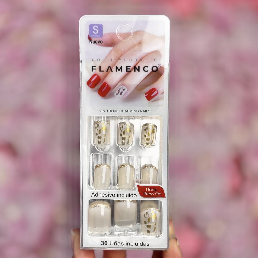 uñas press on detalle dorado 1