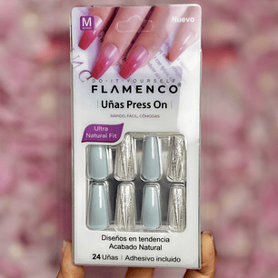 Uñas press on “celeste”