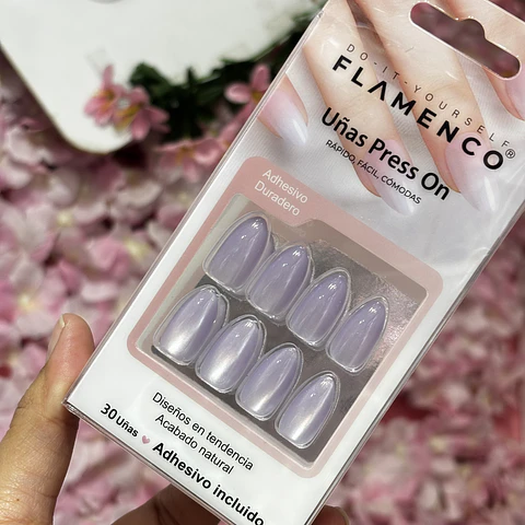 uñas press on lilas