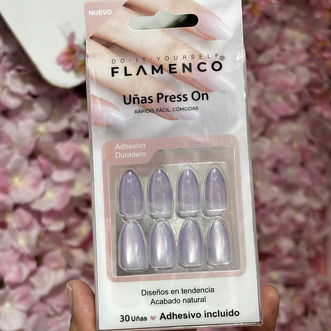 uñas press on lilas