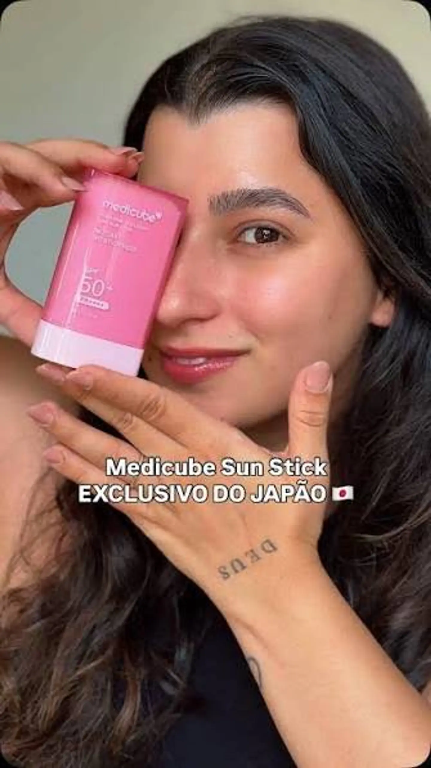 Medicube Pdrn Pink Collagen Airy Sun Stick 1