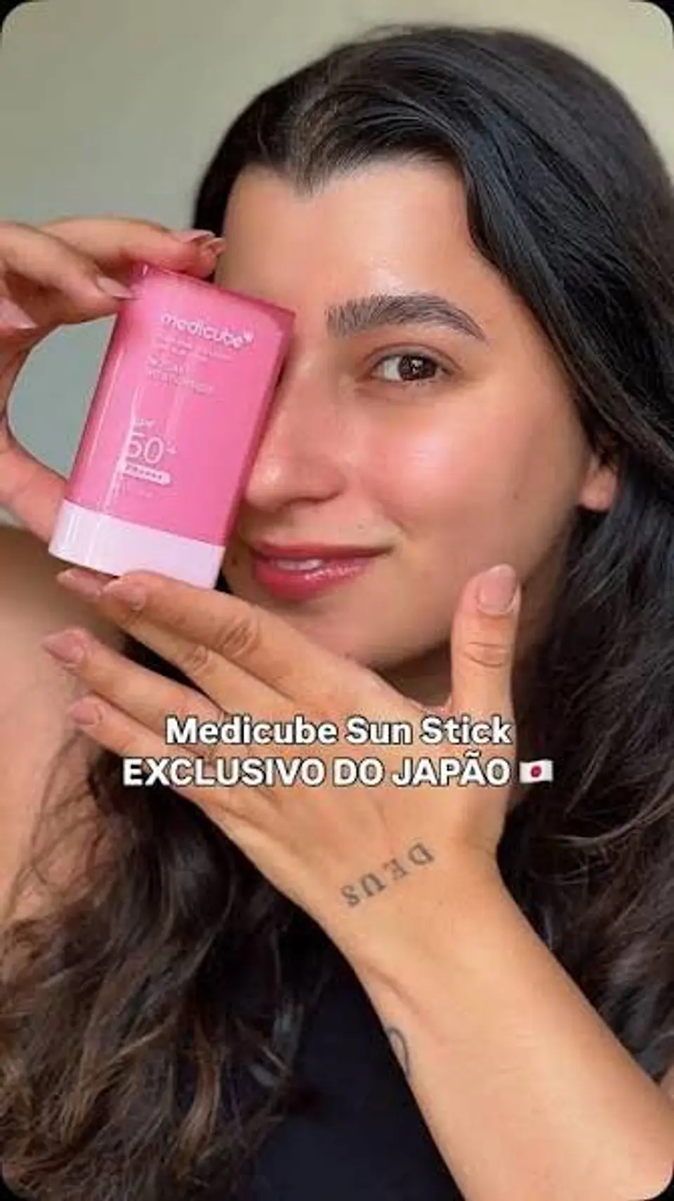 Medicube Pdrn Pink Collagen Airy Sun Stick 1