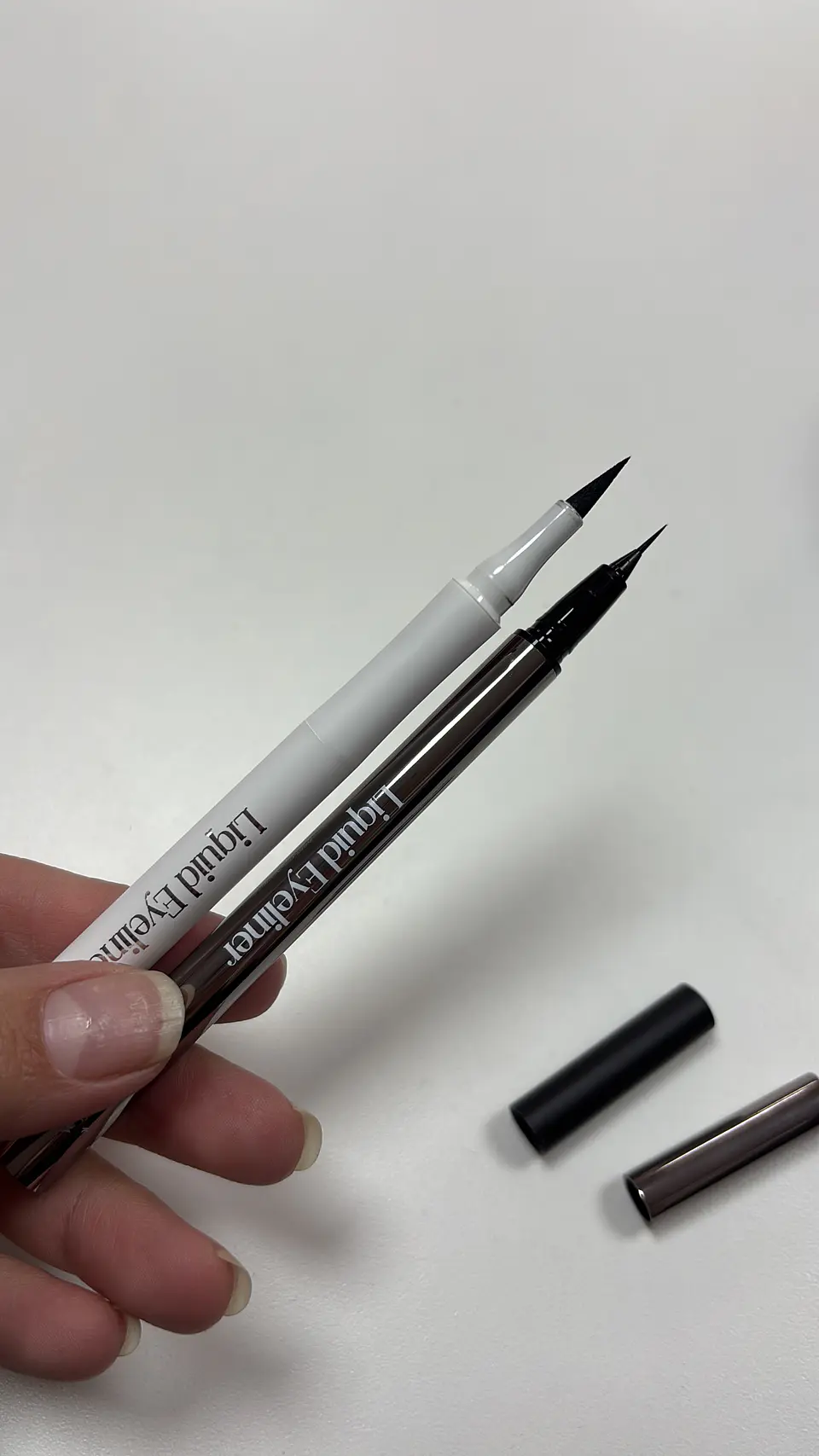 delineador negro fino de lujo 3