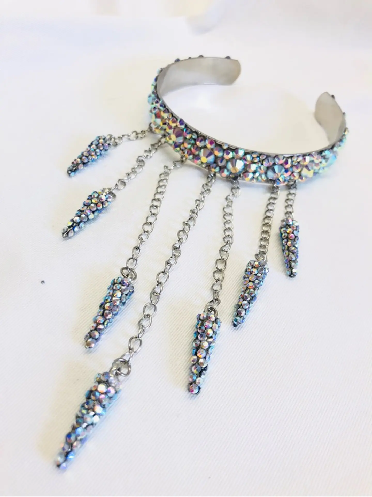 Brazalete con cristales tornasol 2
