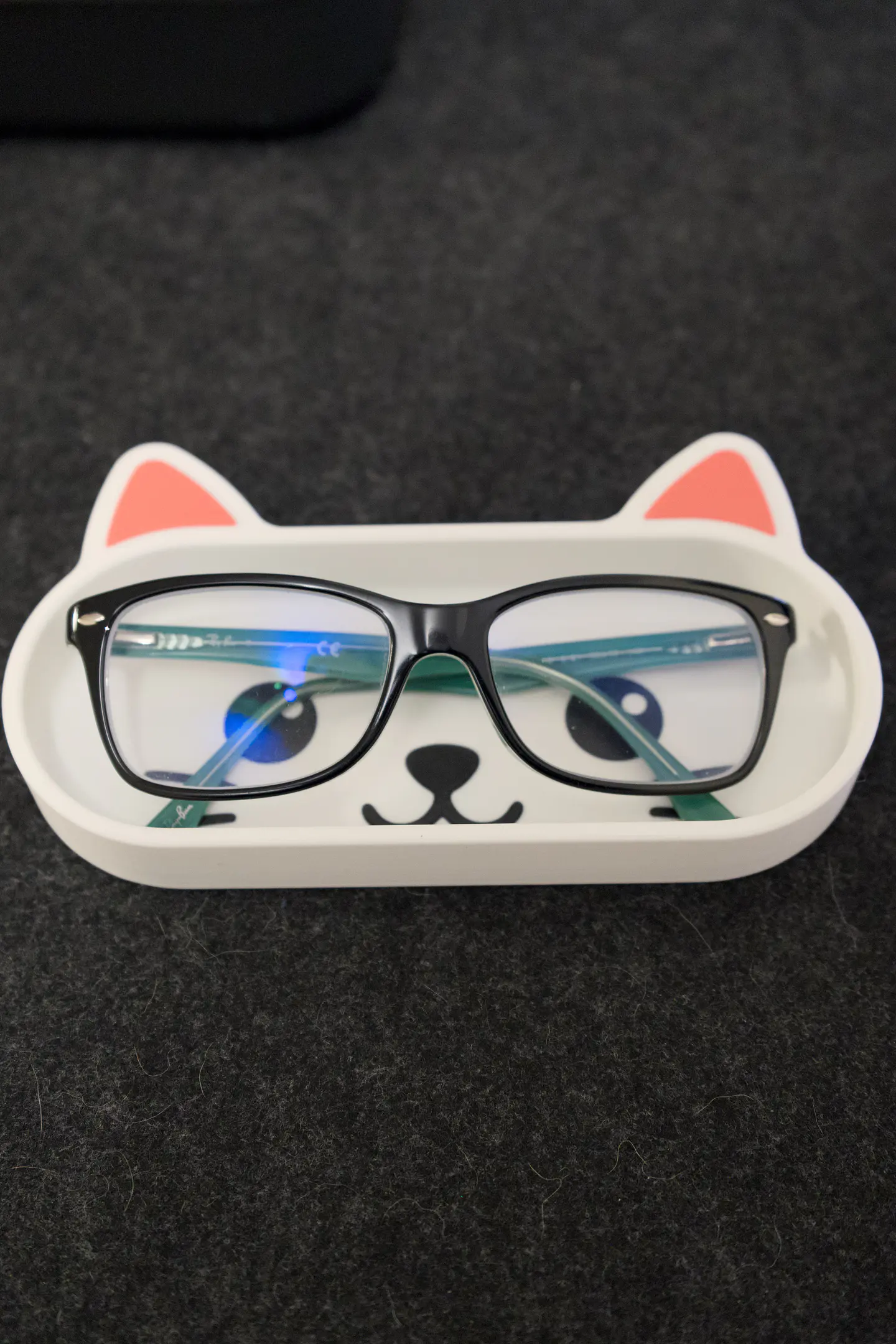 Bandeja de anteojos gato 3