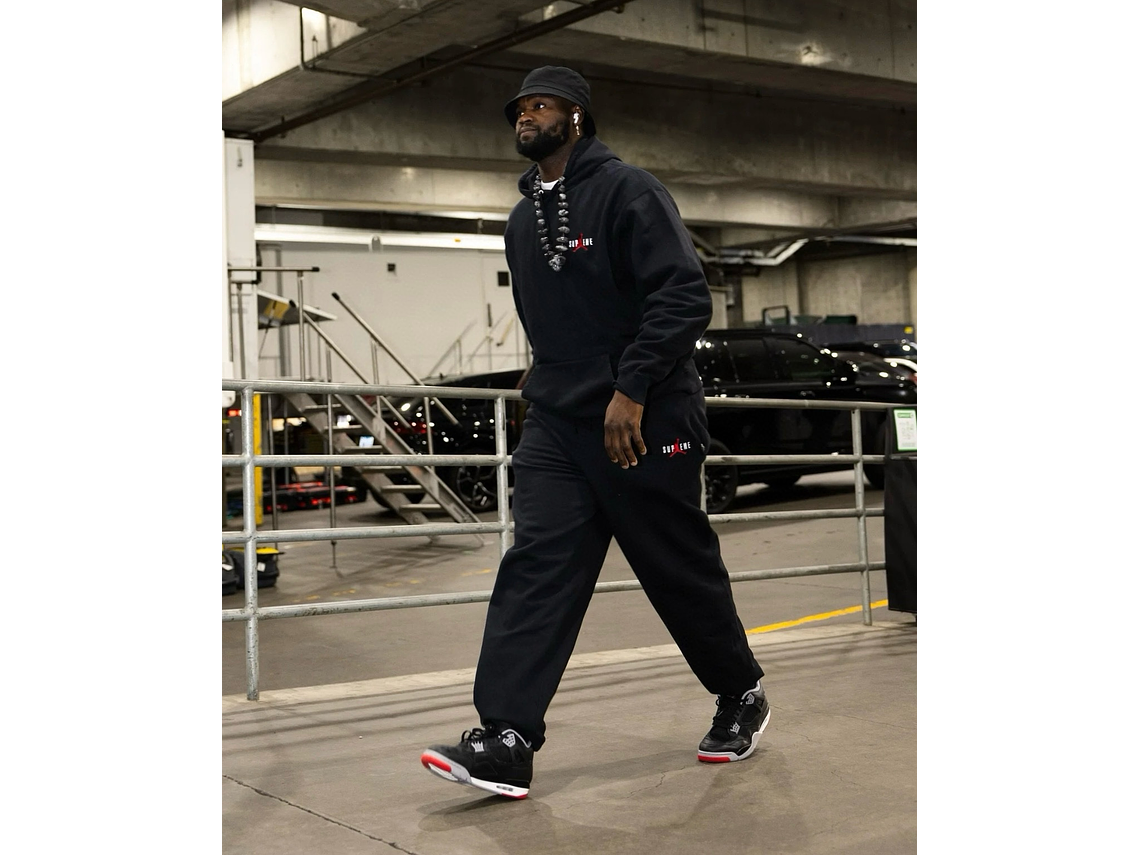 Supreme xJordan FW24 WEEK7 Hooded Sweatshirt 4