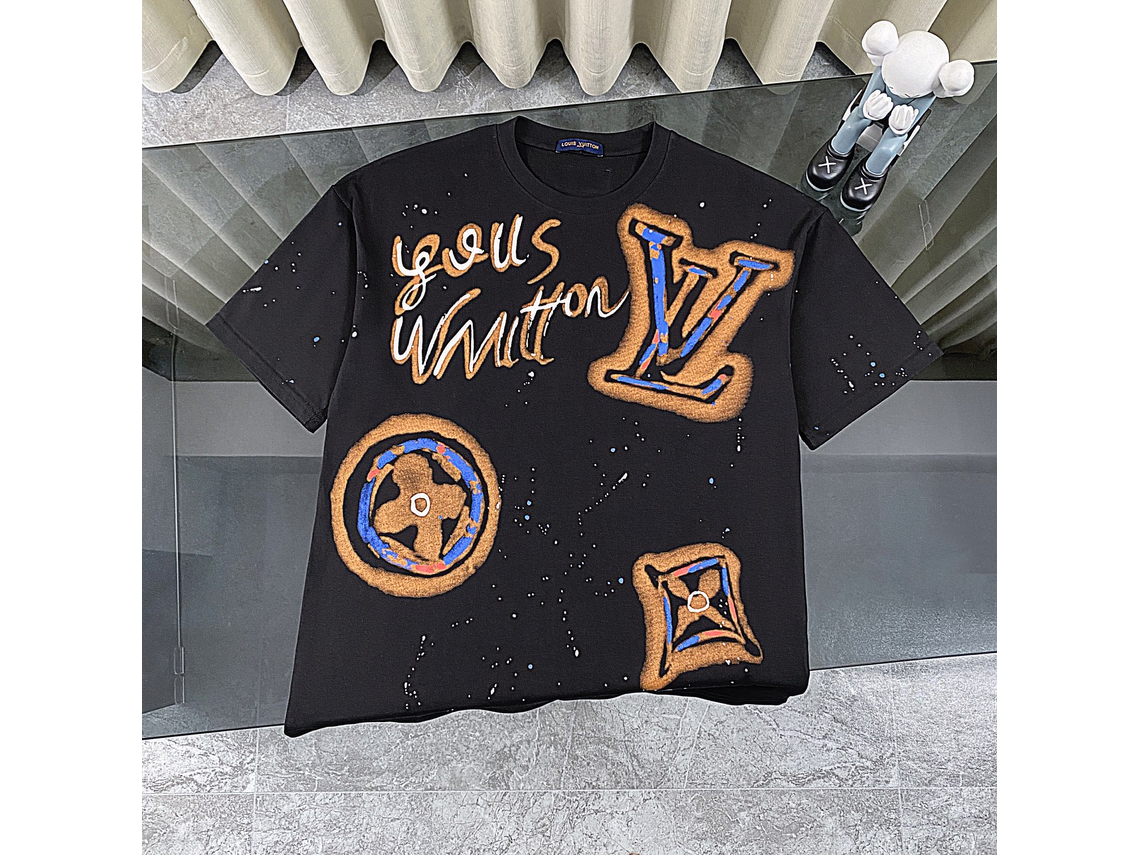 LOUIS VUITTON Summer 2025 New Color Graffiti Print Short Sleeve Crew Neck T-Shirt 2