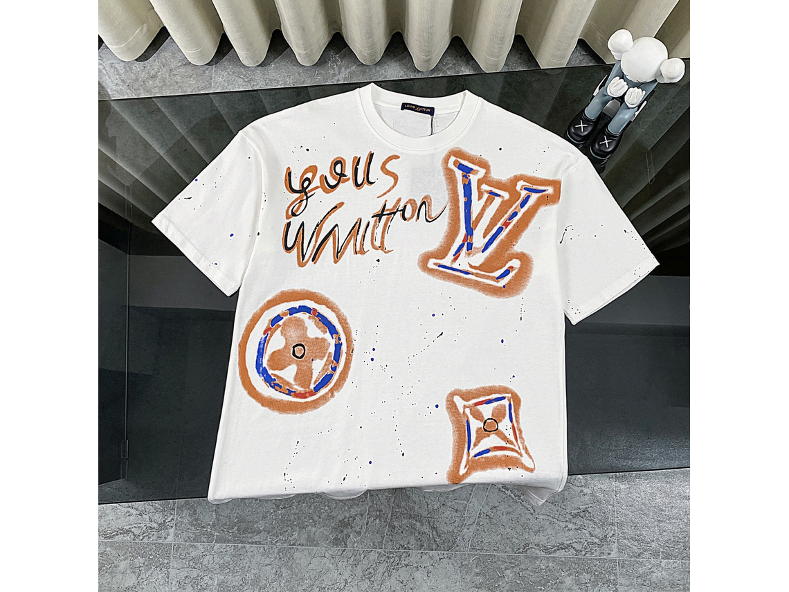 LOUIS VUITTON Summer 2025 New Color Graffiti Print Short Sleeve Crew Neck T-Shirt 1